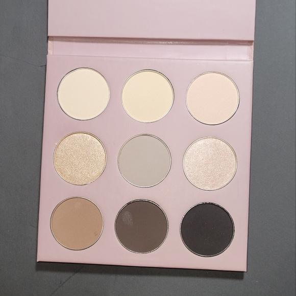 Nude Beach eyeshadow palette - Picture 2 of 2